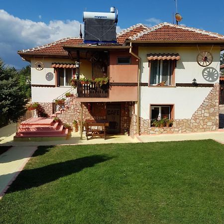 Света Анна Strelcha Bagian luar foto
